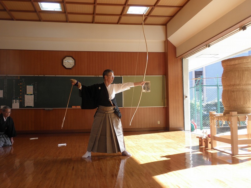 道の弓 礼記射義・射法訓の解説 松井巖